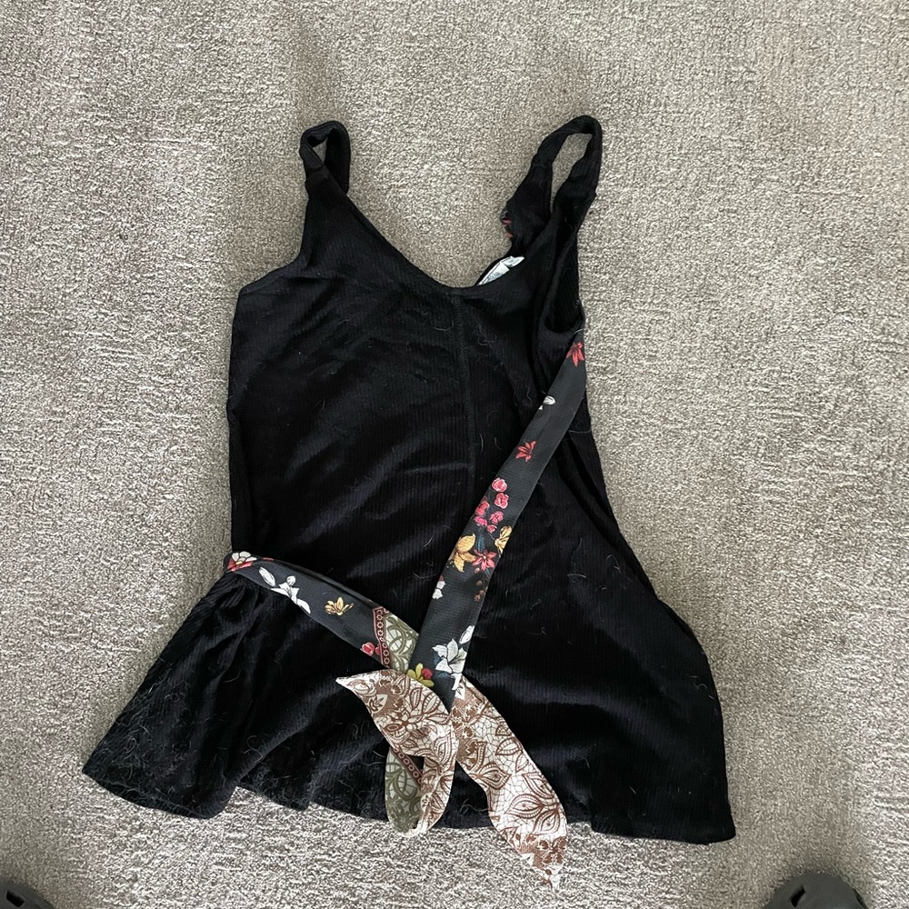 Black skirt floral tie in back